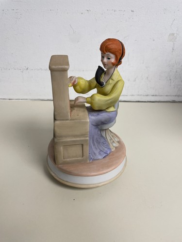 Vtg music box female phone - vtg,